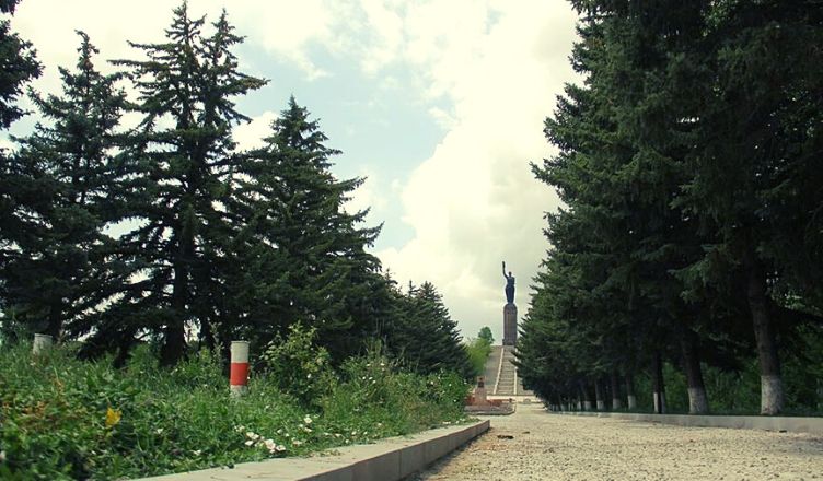Վերանորոգում են Գյումրու «Մայր Հայաստանի» սանդղաջրվեժը, բարեկարգում՝ տարածքը
