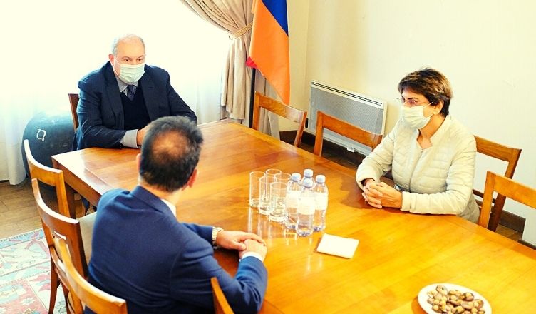 ՀՀ նախագահը հանդիպել է Ֆրանսիայի հայկական կառույցների ղեկավարների հետ