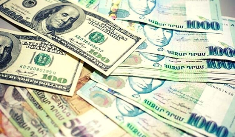 Մեկ տարում ԱՄՆ դոլարի նկատմամբ հայկական դրամի միջին հաշվարկային փոխարժեքը աճել է 8.8%-ով